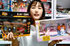 玩具小姐姐,揭秘儿童玩具界的魅力女神
